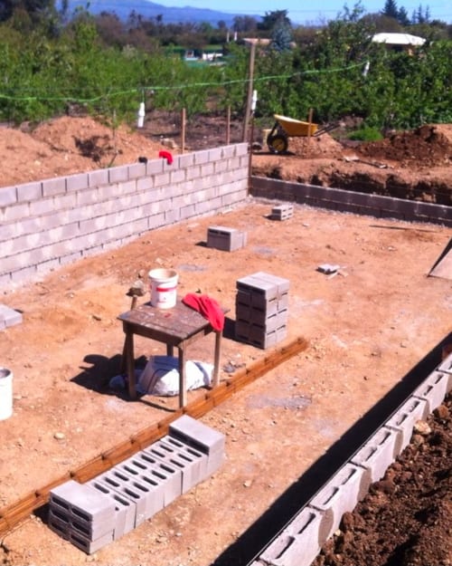 La primera piscina en obra